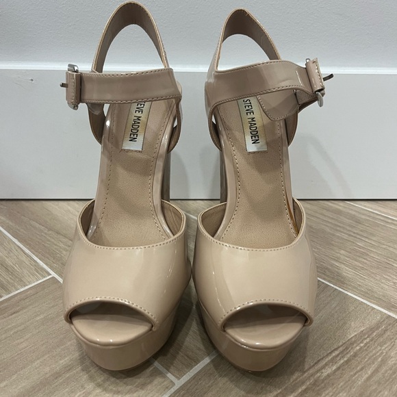 Steve Madden JILLYY Fawn Patent Heels - Picture 2 of 7